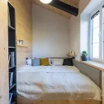 Vlasta Apt. #401 *