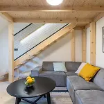 Vlasta Apt. #401 *